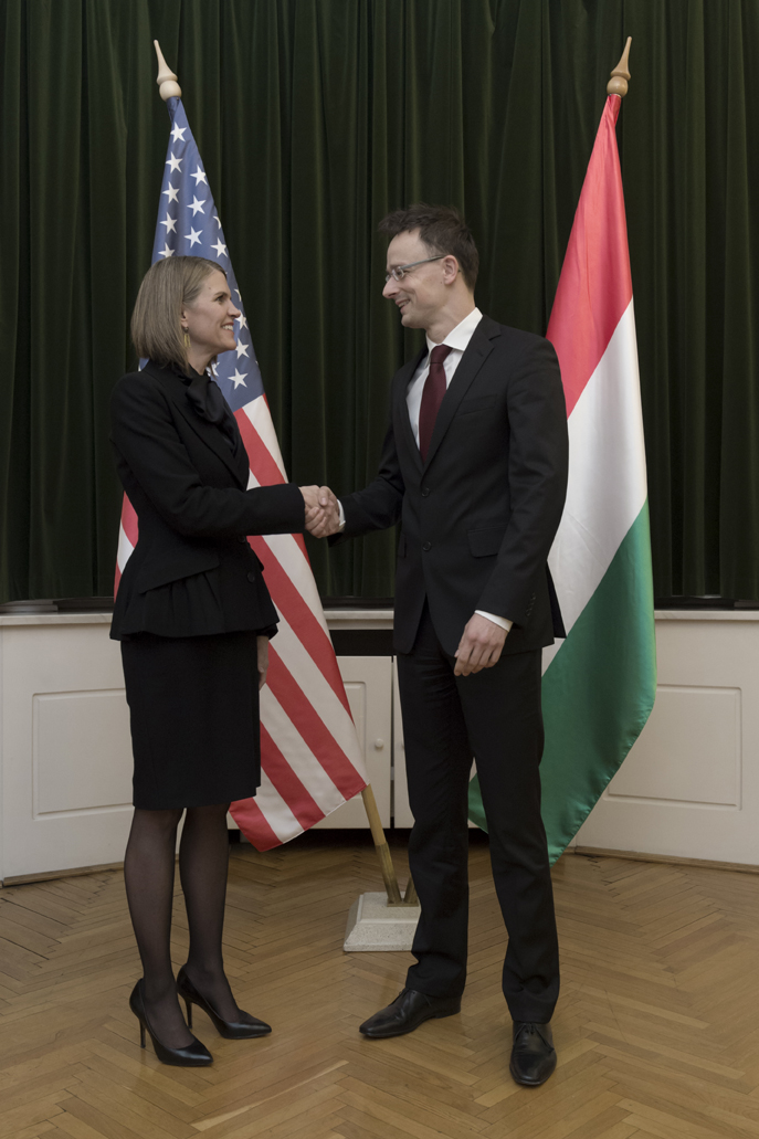 Colleen Bell amerikai nagykövet, Szijjártó Péter külügyminiszter